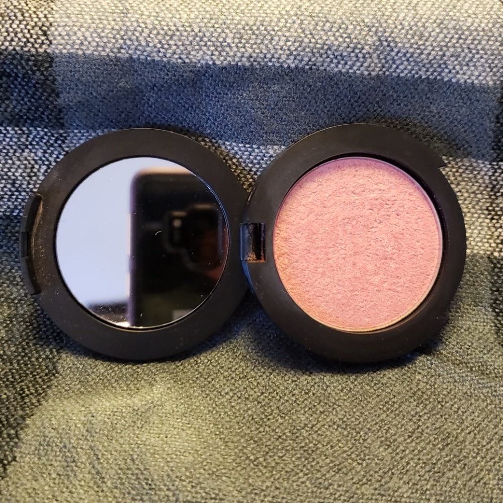 Younique Moodstruck Powder Blush - Supported